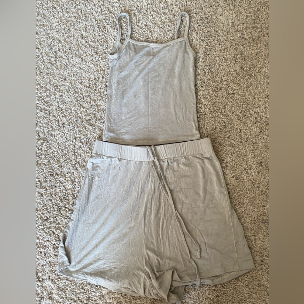 Skims PJ/ lounge set.  Size XS